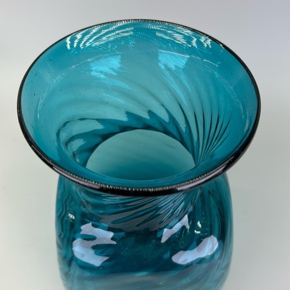 Swirl Optic Aquamarine Glass Vase - Picture 5 of 14